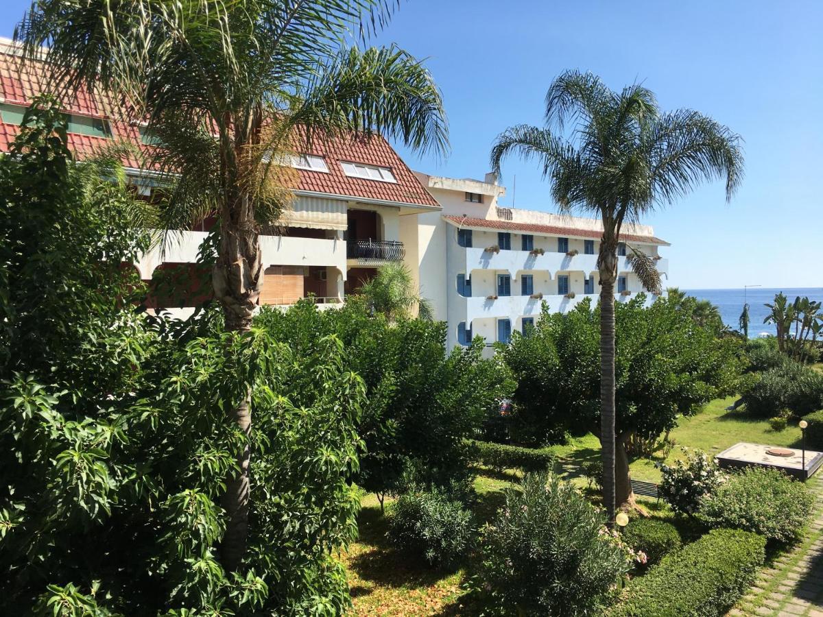 Apartament Baia Degli Dei - Living La Nike Giardini-Naxos Zewnętrze zdjęcie